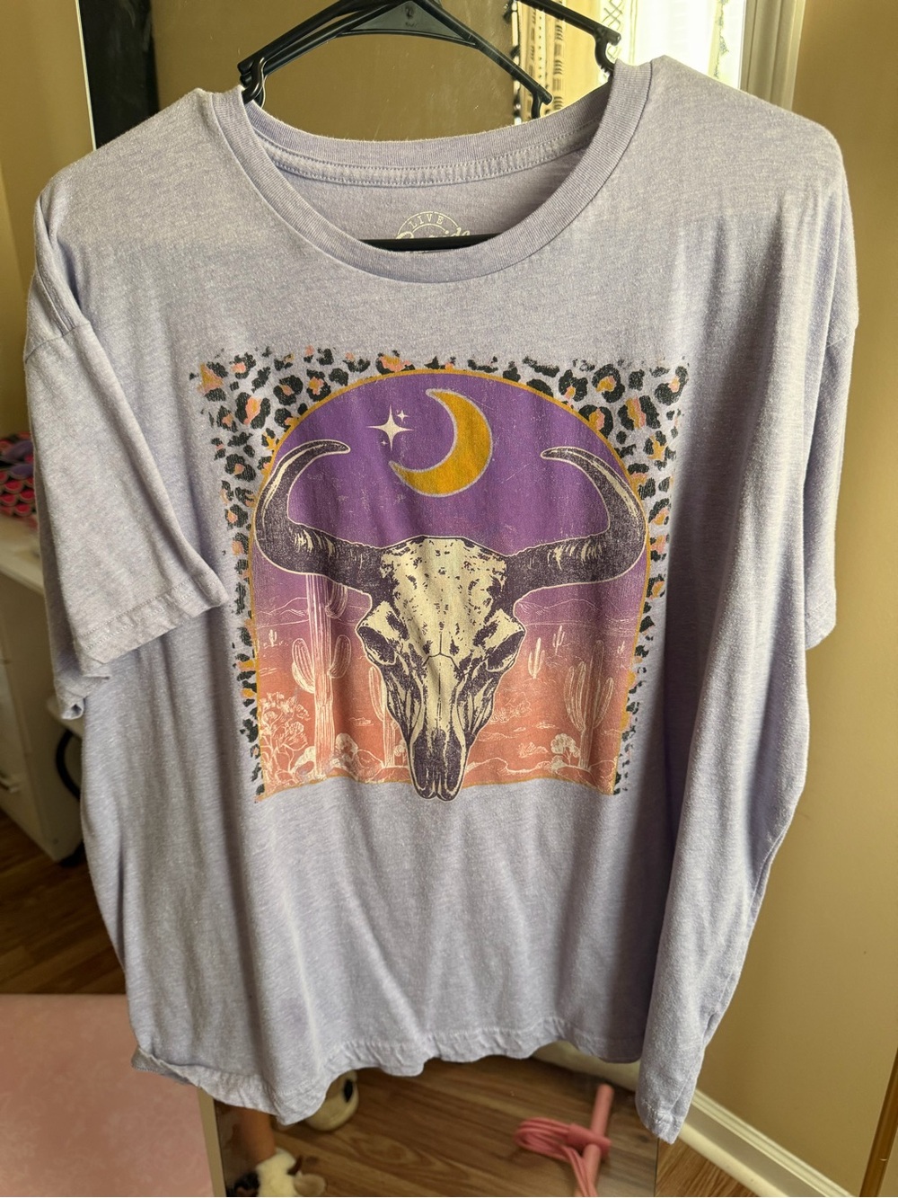 Lavender Short-Sleeve Graphic Tee with Southwestern Skull Print